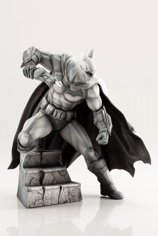 Kotobukiya DC Universe ARTFX+ Arkham Series 10th Anniversary Batman Statue - 0